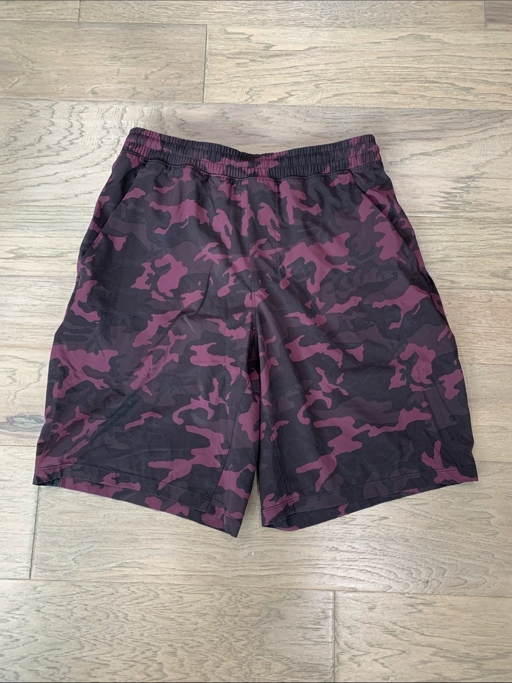 Lululemon Pace Breaker Short *9" Updated Incognito Camo Red Multi Size Medium